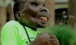 喜剧丑男爆料大全视频播放,笑料横生，揭秘娱乐圈幕后趣闻