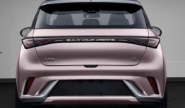 比亚迪海豚爆料视频下载,时尚动感，性能升级，引领新能源小车潮流