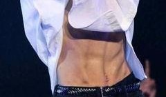 圈内爆料杨洋腹肌,健身成果惊艳众人