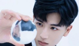 吃瓜娱乐圈张凌赫,娱乐圈的瓜田新秀，星光熠熠的蜕变之路